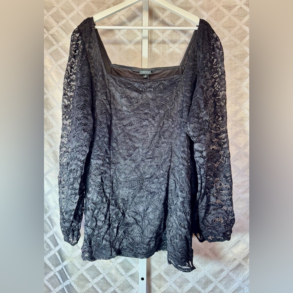 Torrid Lace Top with Sheer Lace Sleeves, NWT 5